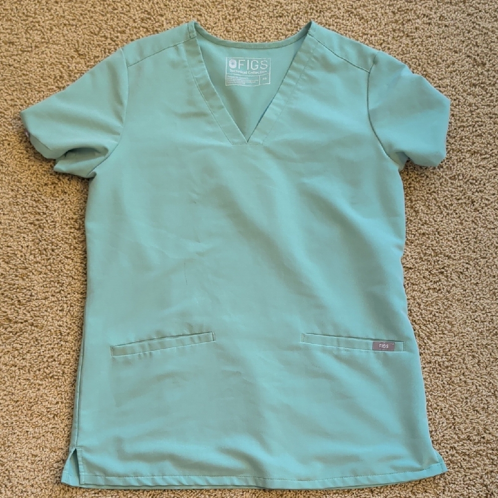 Figs Scrub Top